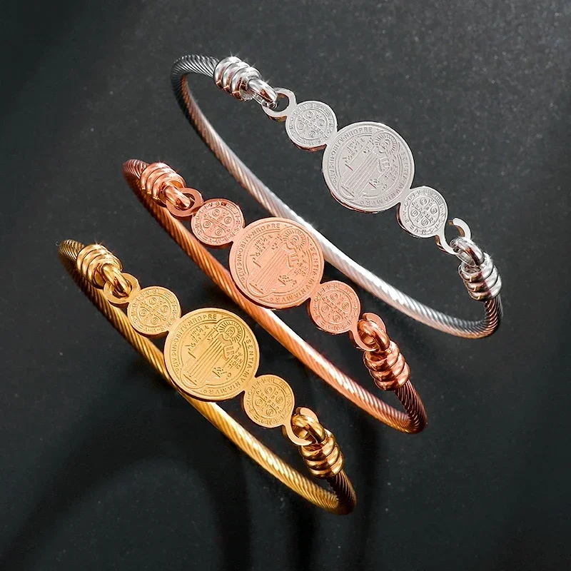 Al Ain Jewelry & Watches Exhibition 2025 - Pulsera de Cruz de San Benito