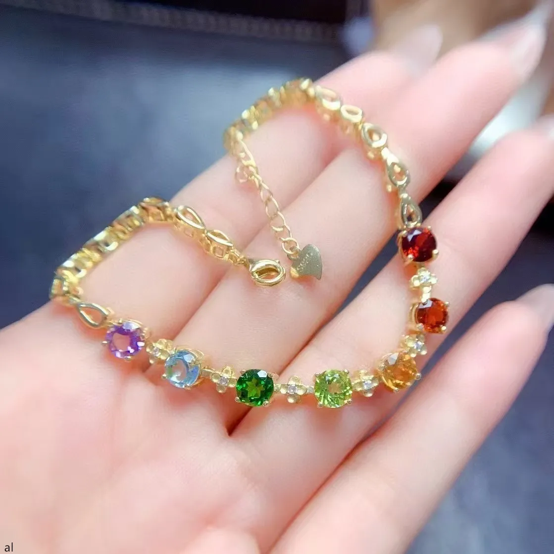 Joyería de Boutique, pulsera p - Al Ain Jewelry & Watches Exhibition 2025 reseña y precio
