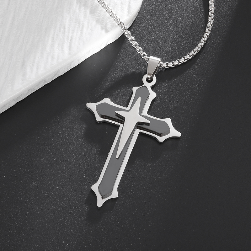 Collar con colgante de Cruz de - Al Ain Jewelry & Watches Exhibition 2025 reseña y precio