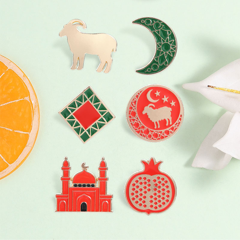 Pins Esmaltados Eid al-Adha, C - Al Ain Jewelry & Watches Exhibition 2025 reseña y precio